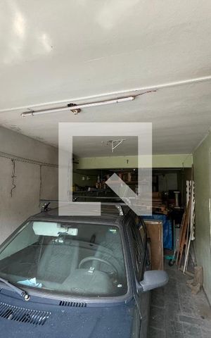 Casa à venda com 370m², 5 quartos e 4 vagas Casa à venda com 370m², 5 quartos e 4 vagasGaragem