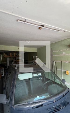 Casa à venda com 370m², 5 quartos e 4 vagas Casa à venda com 370m², 5 quartos e 4 vagasGaragem