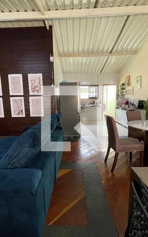 Casa à venda com 370m², 5 quartos e 4 vagas Casa à venda com 370m², 5 quartos e 4 vagasSala 2