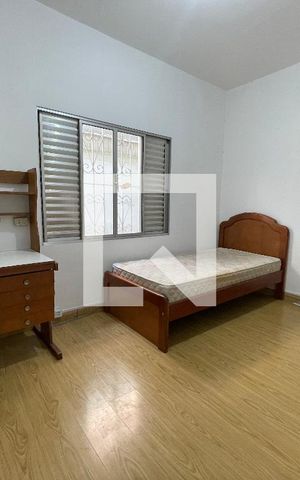 Casa à venda com 370m², 5 quartos e 4 vagas Casa à venda com 370m², 5 quartos e 4 vagasQuarto 1