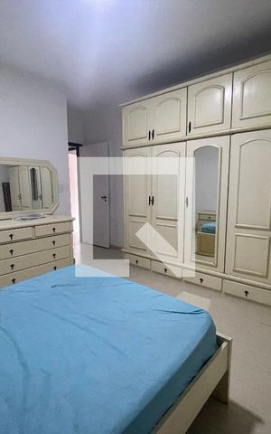 Casa à venda com 370m², 5 quartos e 4 vagas Casa à venda com 370m², 5 quartos e 4 vagasQuarto 6