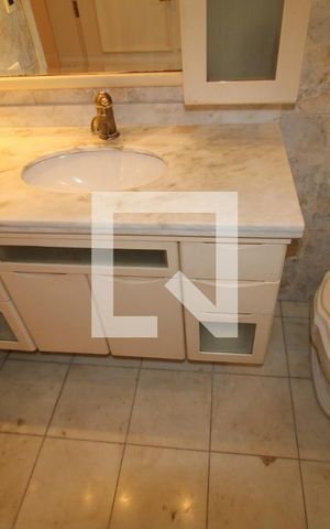 Apartamento à venda com 425m², 5 quartos e 7 vagasQuarto 4 - Banheiro