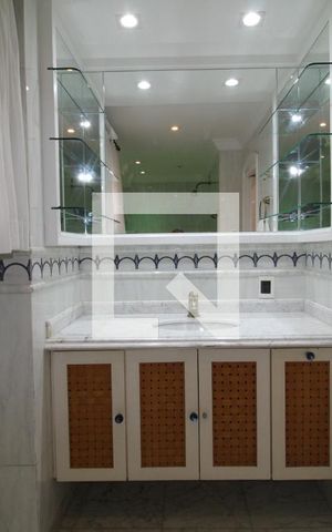 Apartamento à venda com 425m², 5 quartos e 7 vagasQuarto 2 - Banheiro