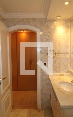 Apartamento à venda com 425m², 5 quartos e 7 vagasQuarto 4 - Banheiro