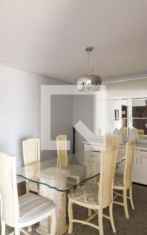 Apartamento à venda com 132m², 3 quartos e 2 vagas Apartamento à venda com 132m², 3 quartos e 2 vagasSala