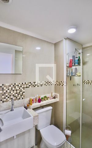 Apartamento à venda com 47m², 2 quartos e 1 vaga Apartamento à venda com 47m², 2 quartos e 1 vagaBanheiro