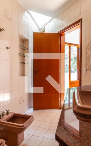 Casa à venda com 900m², 6 quartos e 8 vagasBanheiro da Suíte 3