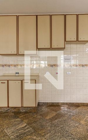 Casa à venda com 900m², 6 quartos e 8 vagasCozinha