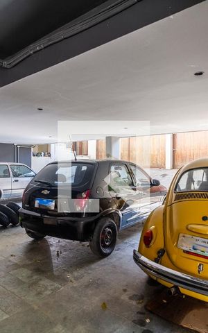 Casa à venda com 900m², 6 quartos e 8 vagasGaragem