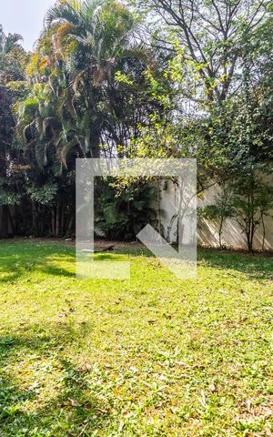 Casa à venda com 900m², 6 quartos e 8 vagasQuintal