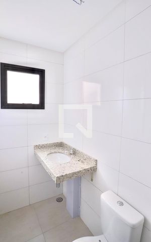 Apartamento à venda com 40m², 2 quartos e sem vaga Apartamento à venda com 40m², 2 quartos e sem vagaBanheiro