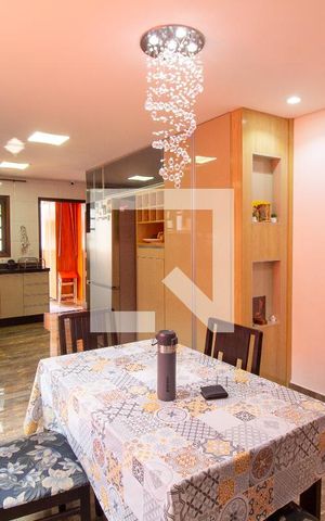 Casa à venda com 392m², 3 quartos e 4 vagas Casa à venda com 392m², 3 quartos e 4 vagasCozinha