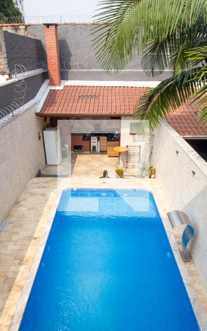 Casa à venda com 392m², 3 quartos e 4 vagas Casa à venda com 392m², 3 quartos e 4 vagasVaranda