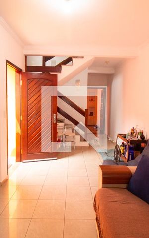Casa à venda com 392m², 3 quartos e 4 vagas Casa à venda com 392m², 3 quartos e 4 vagasSala