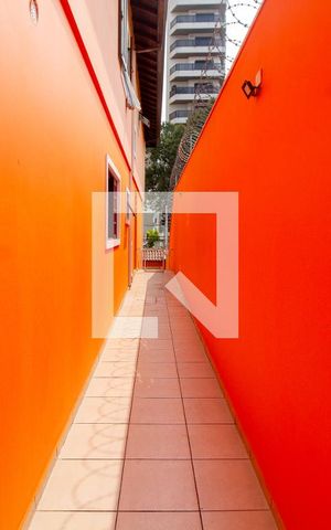 Casa à venda com 392m², 3 quartos e 4 vagas Casa à venda com 392m², 3 quartos e 4 vagasCorredor