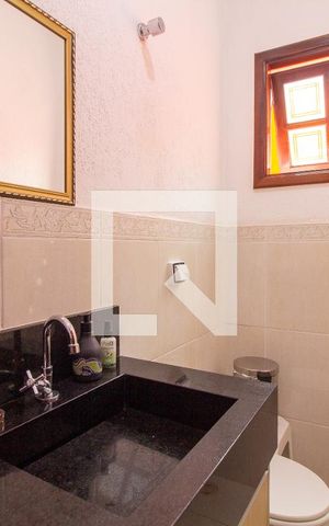 Casa à venda com 392m², 3 quartos e 4 vagas Casa à venda com 392m², 3 quartos e 4 vagasBanheiro 3