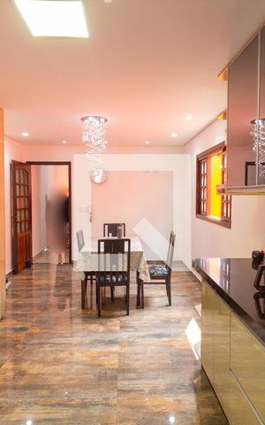 Casa à venda com 392m², 3 quartos e 4 vagas Casa à venda com 392m², 3 quartos e 4 vagasCozinha