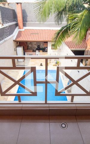 Casa à venda com 392m², 3 quartos e 4 vagas Casa à venda com 392m², 3 quartos e 4 vagasVaranda