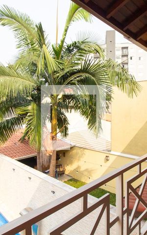 Casa à venda com 392m², 3 quartos e 4 vagas Casa à venda com 392m², 3 quartos e 4 vagasVaranda