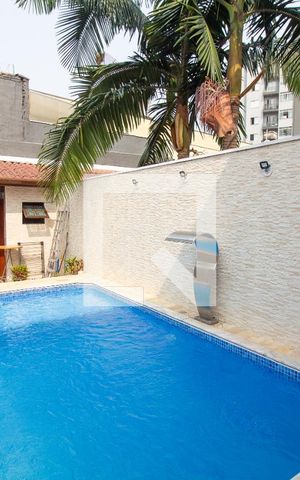 Casa à venda com 392m², 3 quartos e 4 vagas Casa à venda com 392m², 3 quartos e 4 vagasÁrea Externa