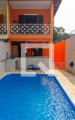 Casa à venda com 392m², 3 quartos e 4 vagas Casa à venda com 392m², 3 quartos e 4 vagasÁrea Externa