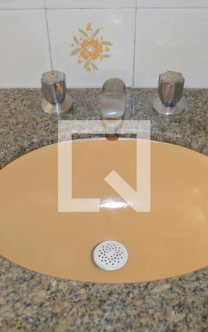 Apartamento à venda com 94m², 2 quartos e 2 vagasBanheiro da Suíte