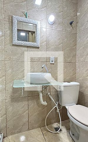Apartamento para alugar com 75m², 2 quartos e sem vagaBanheiro da Suíte