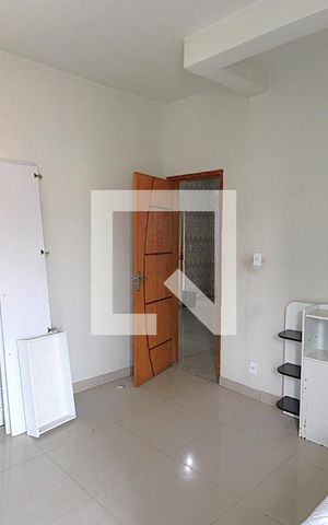 Apartamento para alugar com 75m², 2 quartos e sem vagaQuarto