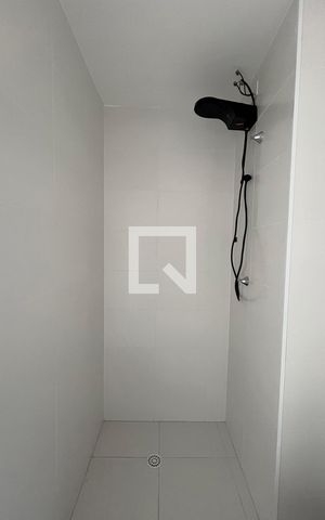 Apartamento para alugar com 24m², 1 quarto e sem vaga Apartamento para alugar com 24m², 1 quarto e sem vagaBanheiro da Suíte