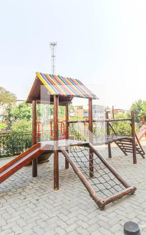 Apartamento para alugar com 45m², 2 quartos e 1 vaga Apartamento para alugar com 45m², 2 quartos e 1 vagaÁrea comum - Playground