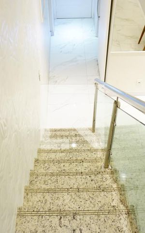Apartamento à venda com 160m², 3 quartos e 2 vagasEscada