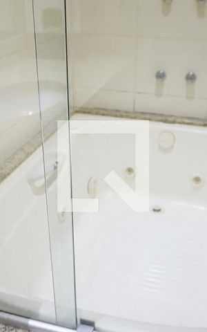 Apartamento à venda com 160m², 3 quartos e 2 vagasSegundo andar Banheiro Quarto 3