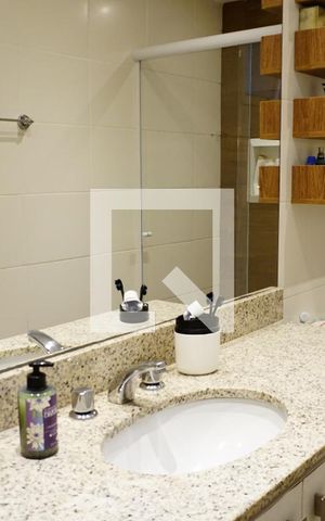 Apartamento à venda com 160m², 3 quartos e 2 vagasBanheiro Quarto 1