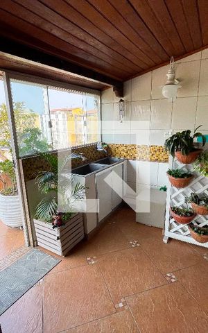Apartamento à venda com 181m², 3 quartos e 1 vaga Apartamento à venda com 181m², 3 quartos e 1 vagaÁrea de Serviço