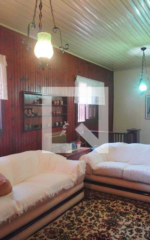 Casa à venda com 268m², 5 quartos e 3 vagas Casa à venda com 268m², 5 quartos e 3 vagasSala 1