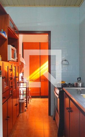 Casa à venda com 268m², 5 quartos e 3 vagas Casa à venda com 268m², 5 quartos e 3 vagasCozinha