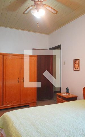 Casa à venda com 268m², 5 quartos e 3 vagas Casa à venda com 268m², 5 quartos e 3 vagasSuíte