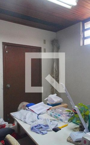 Casa à venda com 268m², 5 quartos e 3 vagas Casa à venda com 268m², 5 quartos e 3 vagasQuarto 3