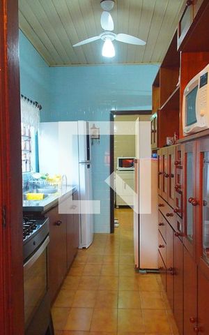 Casa à venda com 268m², 5 quartos e 3 vagas Casa à venda com 268m², 5 quartos e 3 vagasDespensa