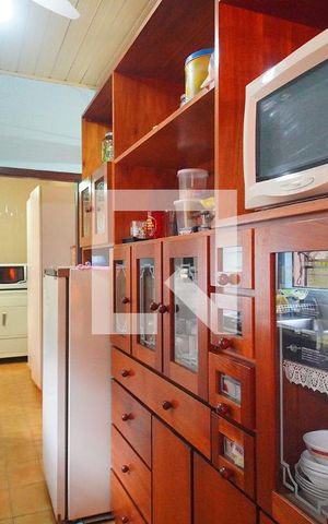 Casa à venda com 268m², 5 quartos e 3 vagas Casa à venda com 268m², 5 quartos e 3 vagasCozinha