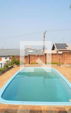 Casa à venda com 268m², 5 quartos e 3 vagas Casa à venda com 268m², 5 quartos e 3 vagasPiscina