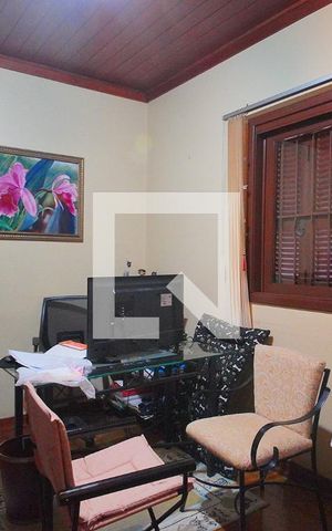 Casa à venda com 268m², 5 quartos e 3 vagas Casa à venda com 268m², 5 quartos e 3 vagasQuarto 2