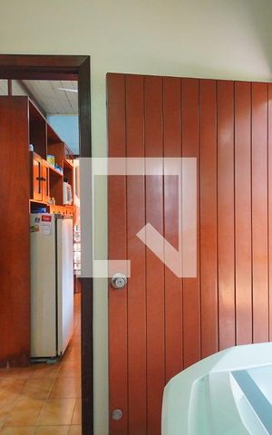 Casa à venda com 268m², 5 quartos e 3 vagas Casa à venda com 268m², 5 quartos e 3 vagasÁrea de Serviço