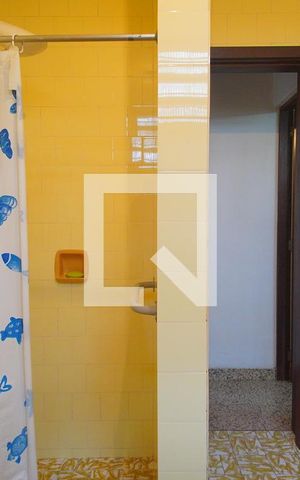 Casa à venda com 268m², 5 quartos e 3 vagas Casa à venda com 268m², 5 quartos e 3 vagasBanheiro 2