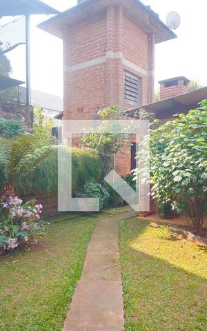 Casa à venda com 268m², 5 quartos e 3 vagas Casa à venda com 268m², 5 quartos e 3 vagasQuintal