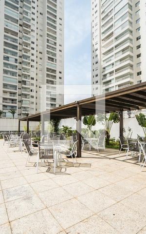 Apartamento à venda com 91m², 2 quartos e 2 vagas Apartamento à venda com 91m², 2 quartos e 2 vagasÁrea comum - Piscina