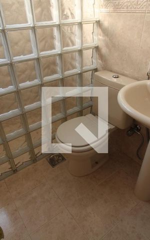 Casa à venda com 180m², 4 quartos e 3 vagasBanheiro Social 2