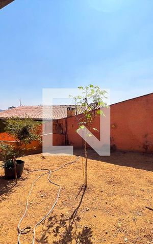 Casa à venda com 223m², 4 quartos e 3 vagas Casa à venda com 223m², 4 quartos e 3 vagasÁrea externa