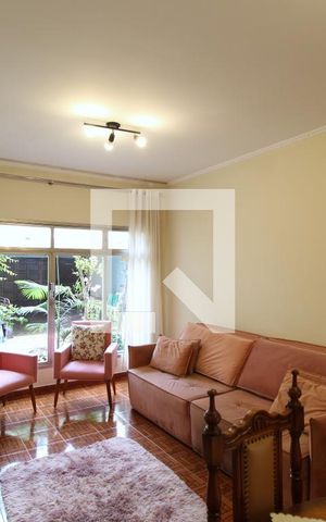 Casa à venda com 250m², 5 quartos e 2 vagasSala