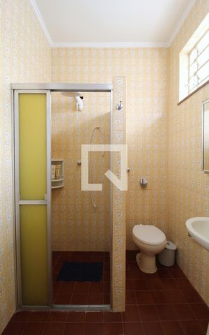 Casa à venda com 250m², 5 quartos e 2 vagasBanheiro da Suíte